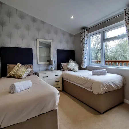 Deneb With Hot Tub بيت للعطل