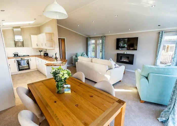 بيت للعطل Deneb With Hot Tub مالتون