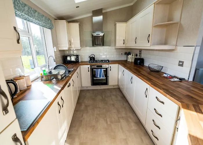 Deneb With Hot Tub بيت للعطل