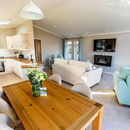 Chalet Deneb With Hot Tub Malton