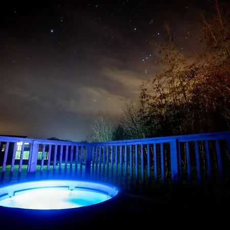 Chalet Deneb With Hot Tub *