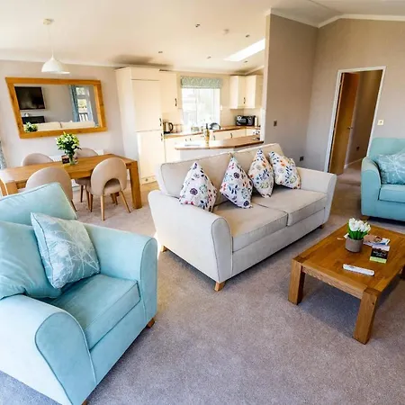 Deneb With Hot Tub * Malton